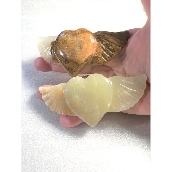 Beautiful Green Onyx Heart with Wings Carving - Your Choice - Picture 5 of 5